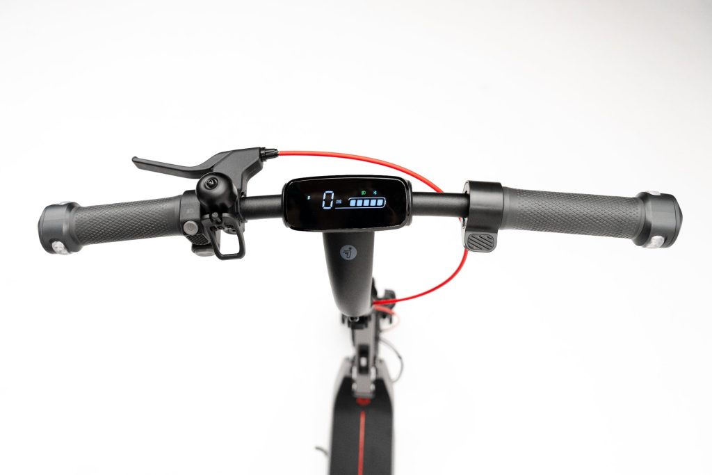 Handlebar and LED display of the Segway E3 Go electric scooter
